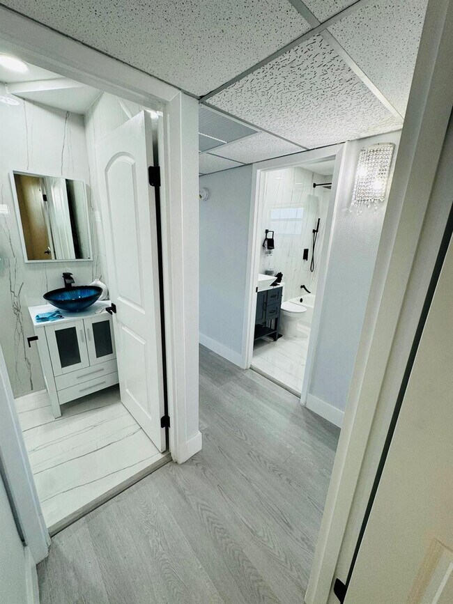 Building Photo - 364 Flanders Dr