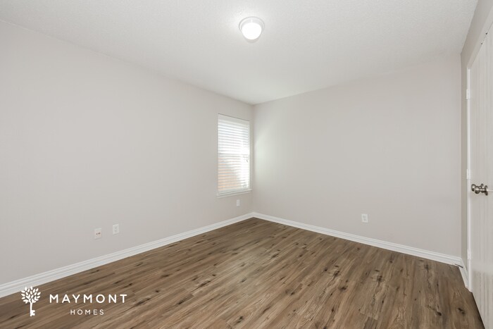 Building Photo - 605 Crestview Ct