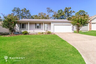 Building Photo - Charming North Little Rock Home with 2-Car Garage