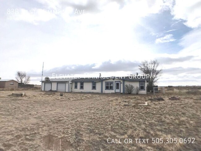 Building Photo - 4 bedroom home in Moriarty. Country Living...