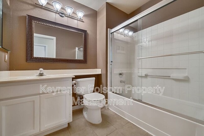 Building Photo - 617 Vernon Oaks Dr