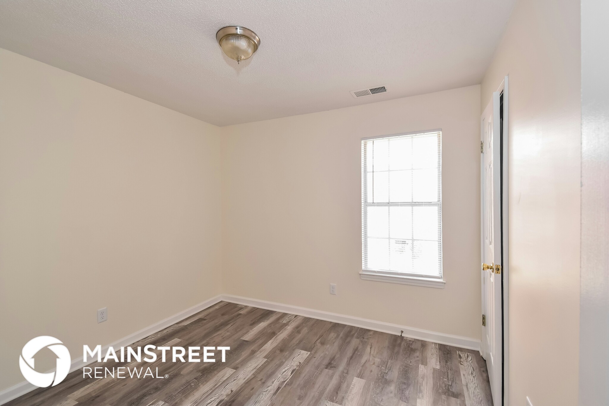 Building Photo - 2835 Heatherglen Cove W