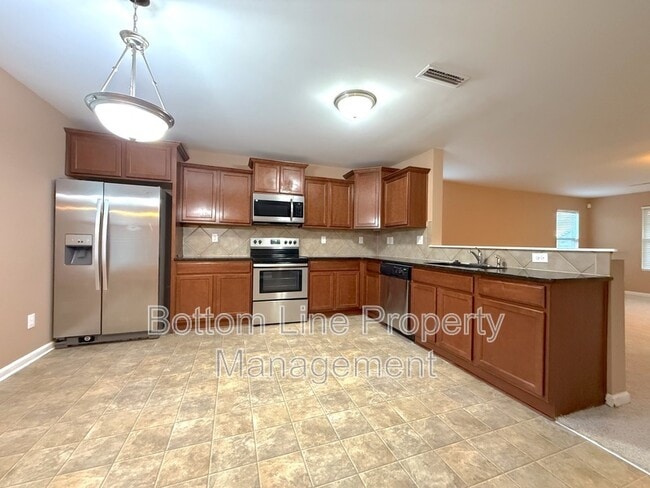 Building Photo - 1521 Van Ness Ln