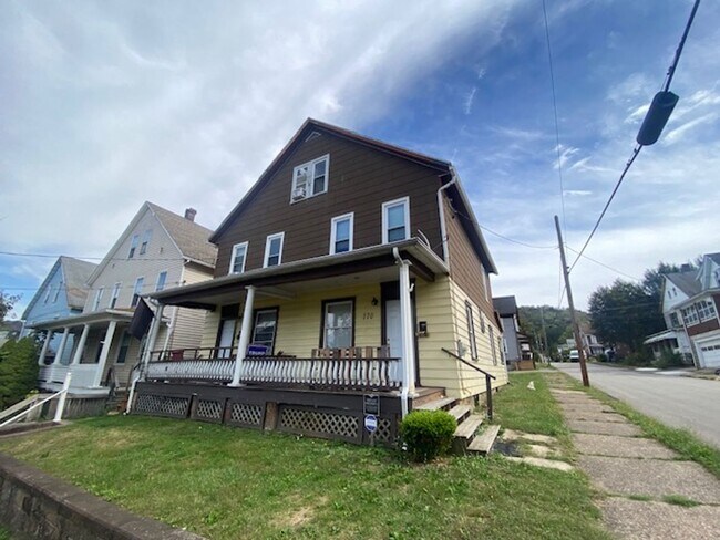 Primary Photo - Bennett - 768-770 Park Avenue
