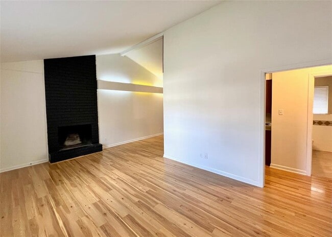 Building Photo - 1907 Rabb Rd