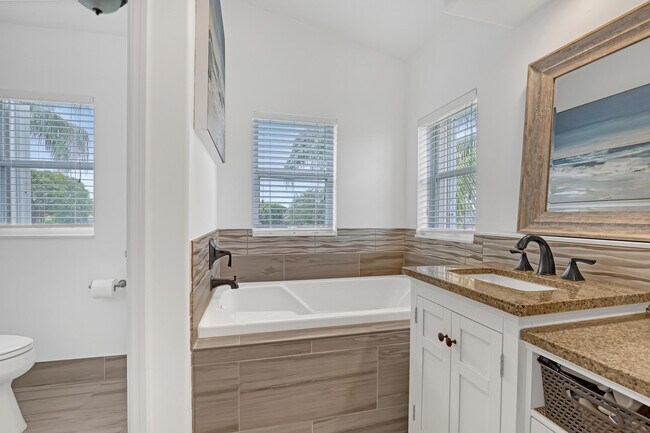 Building Photo - 6074 Las Colinas Cir