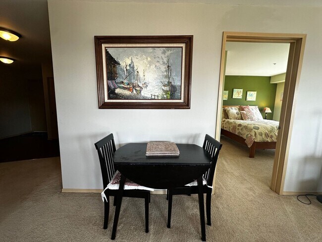 Building Photo - Fully Furnished Downtown Everett Condo wit...