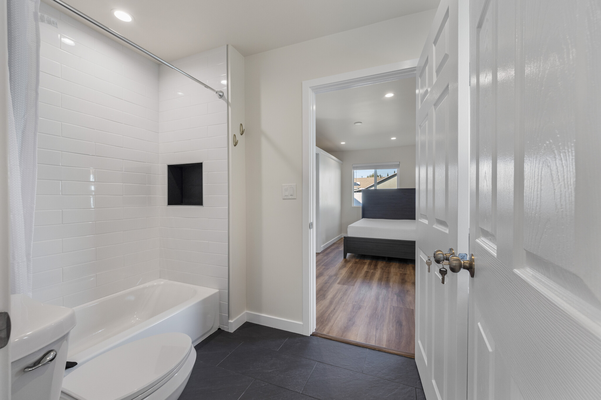 Building Photo - 1443 W 36th Pl