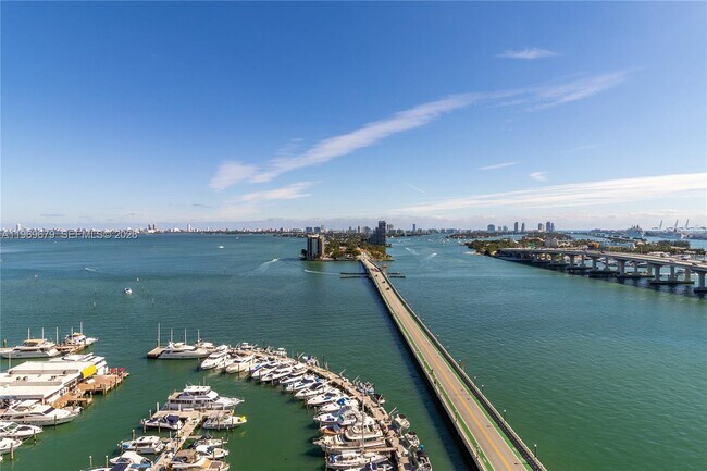 Building Photo - 555 NE 15th St