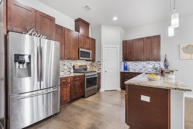 Building Photo - 5871 Rivendell Dr