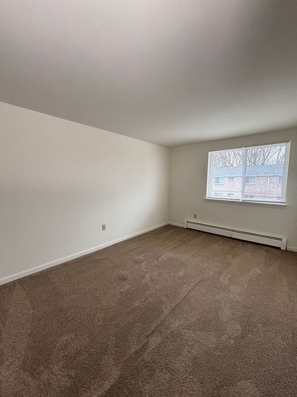 Building Photo - 16 Losson Garden Dr