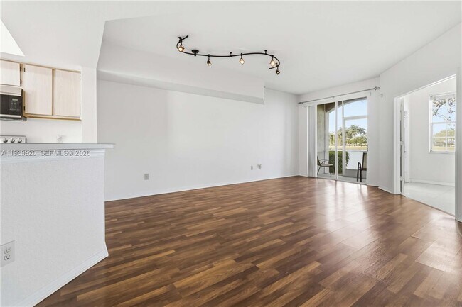 Building Photo - 751 SW 148th Ave