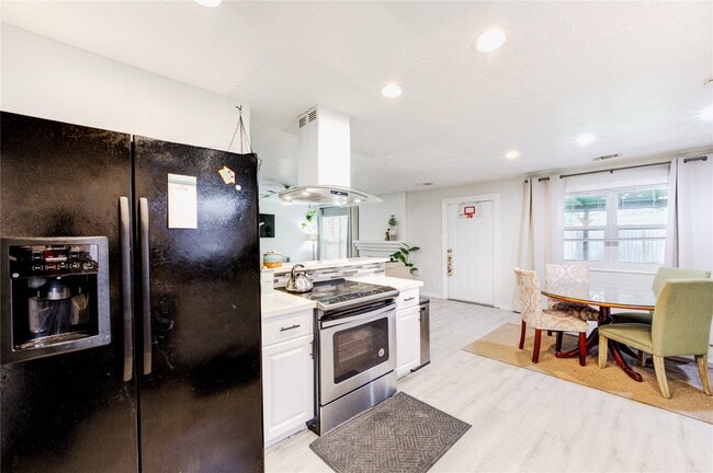 Building Photo - 6622 Rockergate Dr