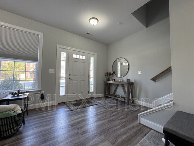 Building Photo - 1001 Rye Dr