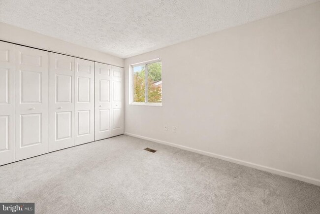 Building Photo - 8550 Blue Rock Ln