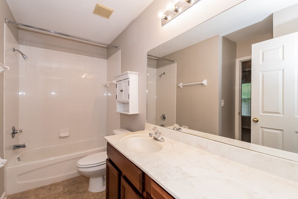 Building Photo - 14060 Red Rock Lake Dr