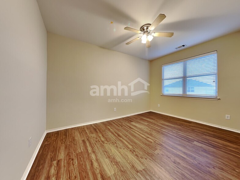 Building Photo - 2108 Carlotta Dr