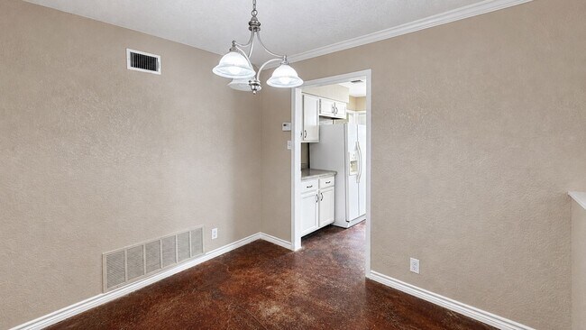 Building Photo - Spacious 3-bedroom, 2-bath rental offering 1,580 square feet in Schertz!