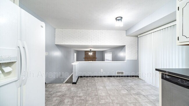 Building Photo - 2820 Meadowlark Trail NW