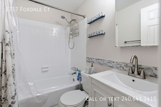 Building Photo - 1717 Foxdale Ct