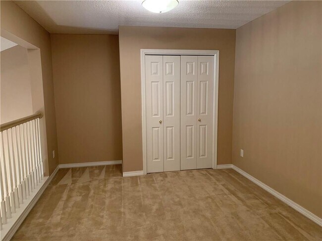 Building Photo - 755 Willow Springs Dr
