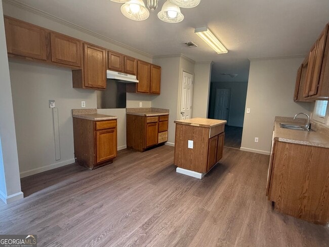 Building Photo - 103 Sycamore Dr