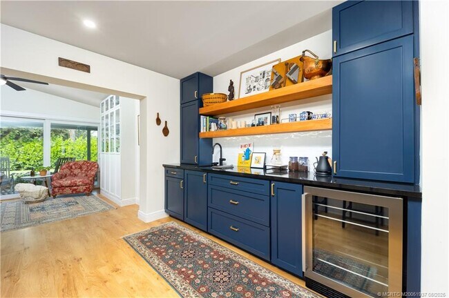 Building Photo - 533 SE Ocean Spray Terrace