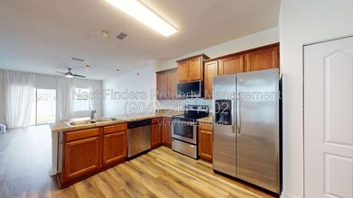 Building Photo - 72 Whitland Wy