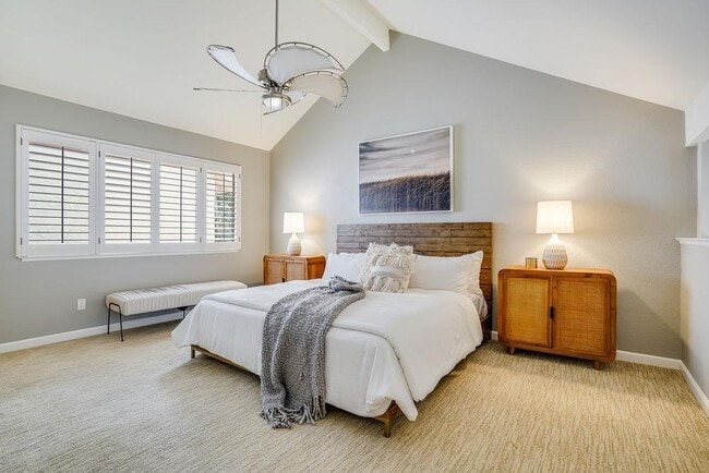 Building Photo - 402 Hogarth Terrace