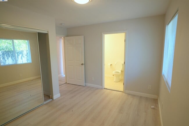 Building Photo - 3180 Watt Ave