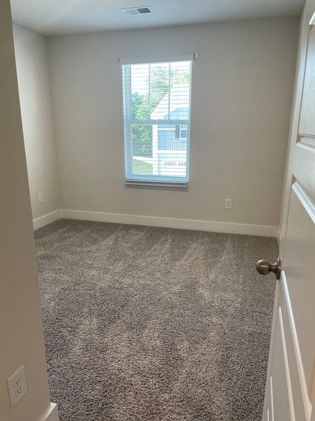 Building Photo - 3 Bedroom 2.5 Bathrooms  Echo Ridge Community in Greer SC