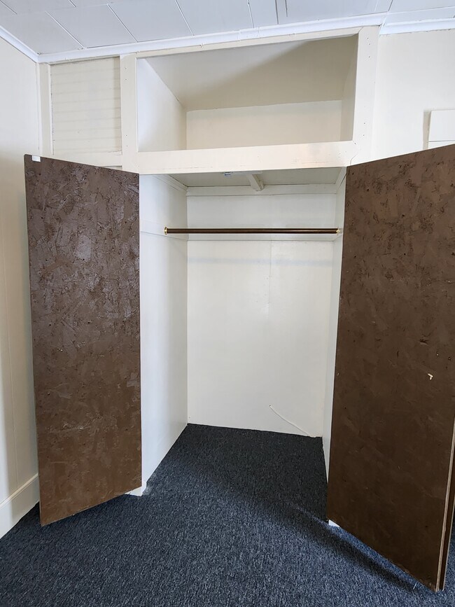 Bedroom 1 - 419 Olmstead St