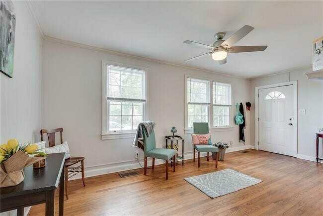 Building Photo - 388 Ashley Ave NE