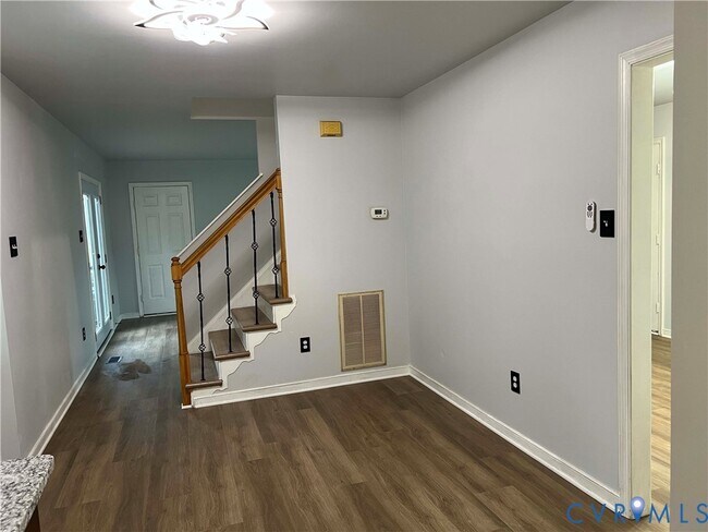 Building Photo - 1020 Telegraph Station Ln