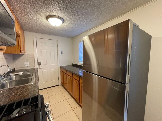 Building Photo - Three Bedroom Home in Portage