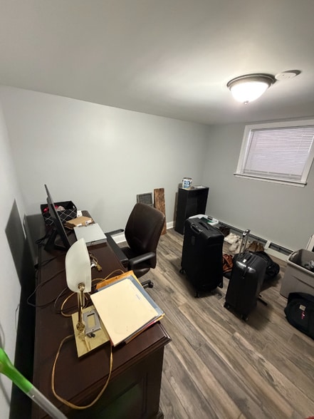 Building Photo - 6022 S Komensky Ave