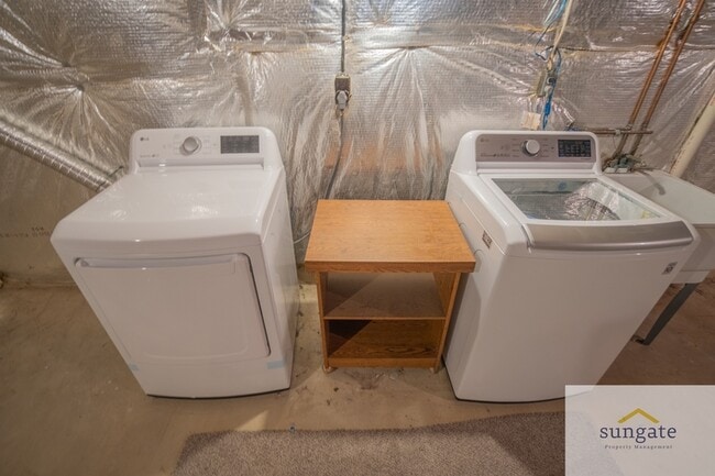 Building Photo - 21 Robin Ridge Ct