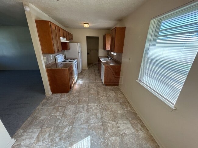 Building Photo - 6702 Wagon Wheel Dr