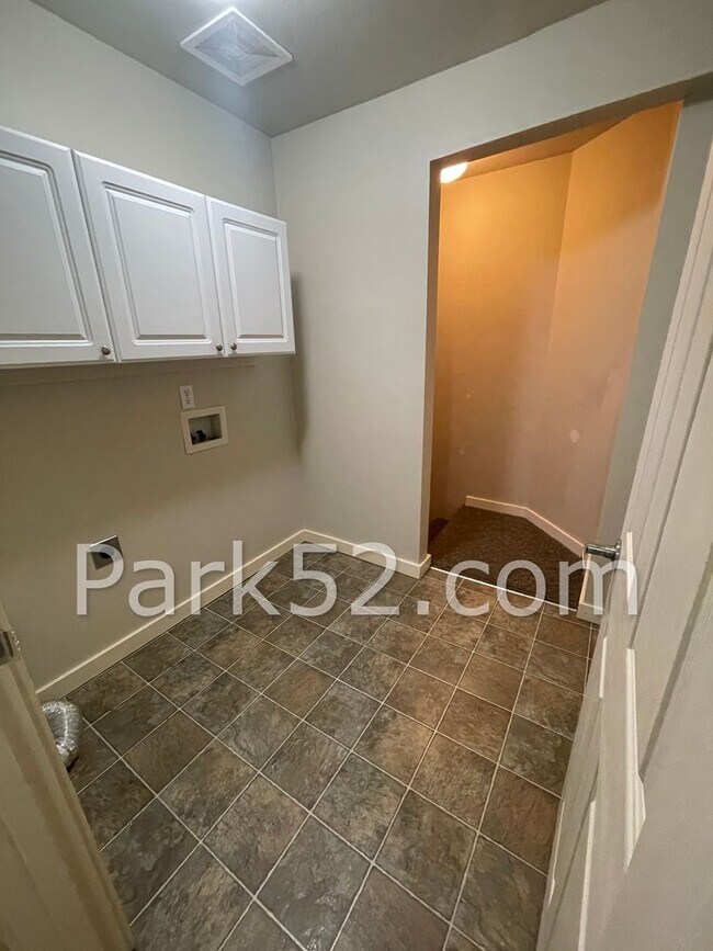 Building Photo - 3 Bedroom Condo in DuPont