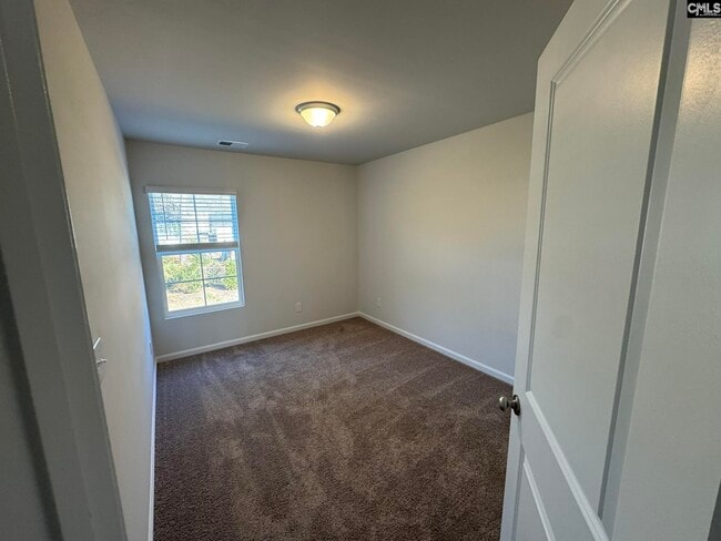 Building Photo - 811 Coburg Ln