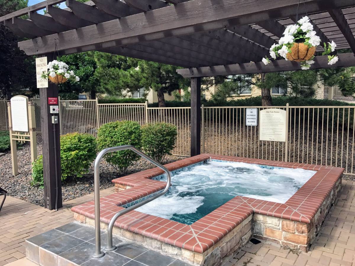 Community Hottub - 7442 S Quail Cir