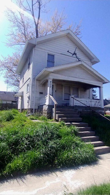 Building Photo - 400 Spencer St