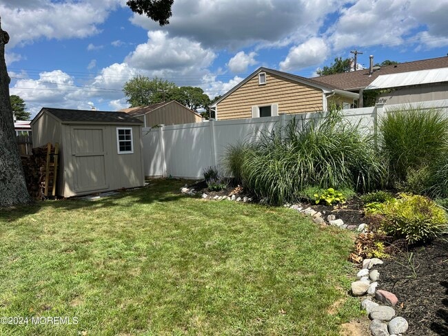 Building Photo - 3915 Smith Dr