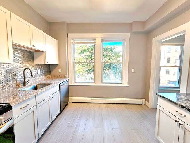 Building Photo - 141 Sutherland Rd