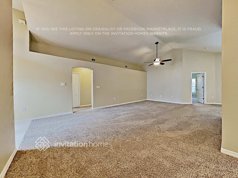 Building Photo - 8071 Kingswood Way