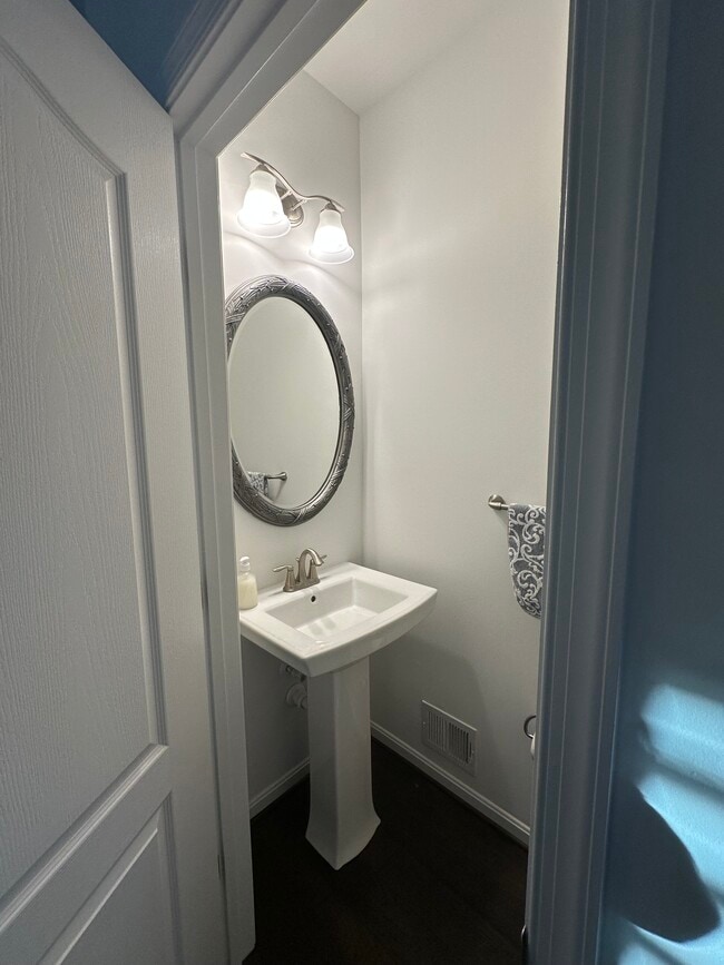 Building Photo - 18714 Lakelands Dr