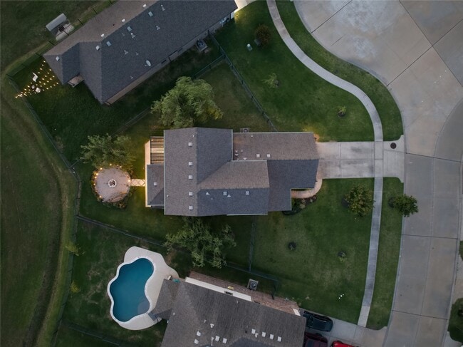 Building Photo - 2705 Bernadino Dr