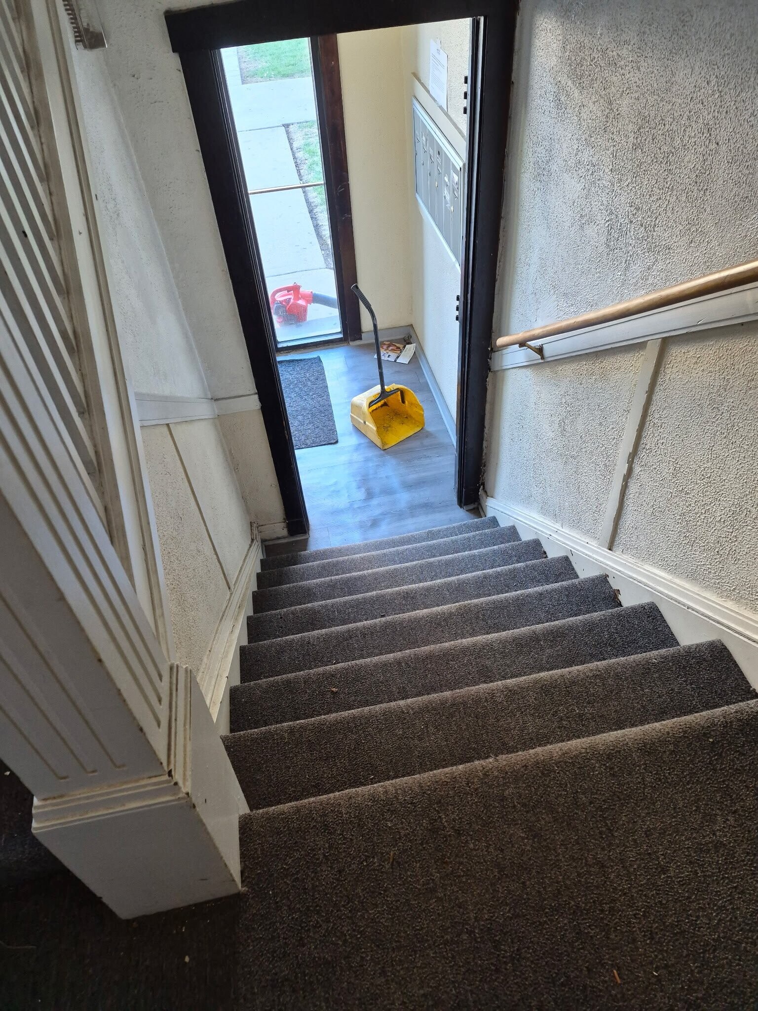 Building Photo - 6657 S Minerva Ave