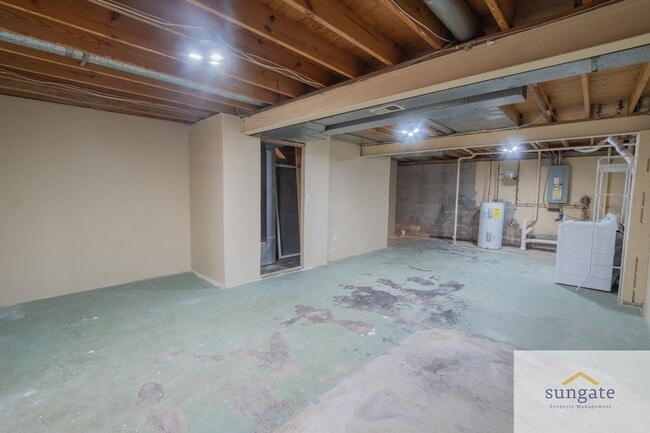 Building Photo - 5 Grandee Ct