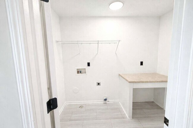 Building Photo - 12881 Clydesdale Dr